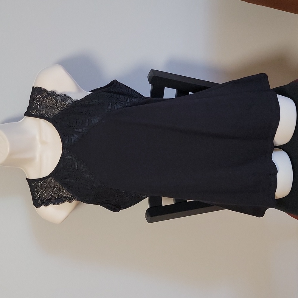H&M Black Sleevess Top sz Medium